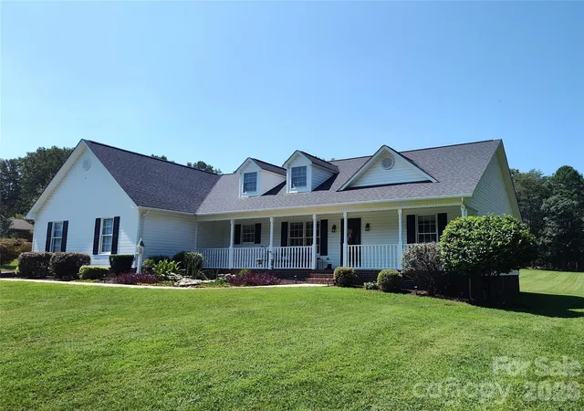 Photo 1 of Single family home for sale at 4005 Davis Rd, Maiden, NC 28650 | MLS# 4422745 | Listing updated on 2026-09-14