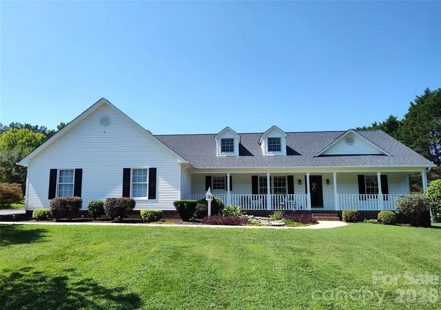 Photo 2 of Single family home for sale at 4005 Davis Rd, Maiden, NC 28650 | MLS# 4422745 | Listing updated on 2026-09-14