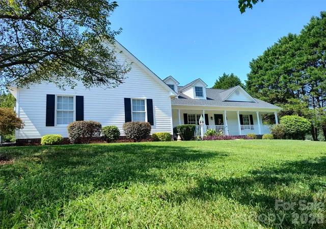 Photo 2 of Single family home for sale at 4005 Davis Rd, Maiden, NC 28650 | MLS# 4422745 | Listing updated on 2026-09-14