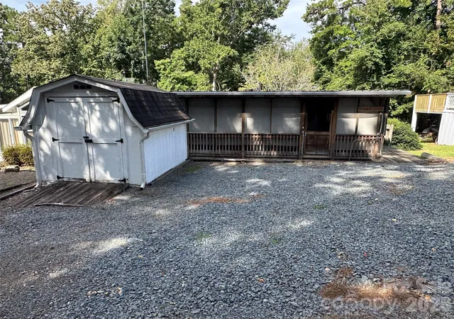 Photo 1 of Single family home for sale at 114 Pine St, New London, NC 28127 | MLS# 4422754 | Listing updated on 2026-09-21
