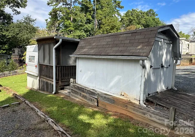 Photo 2 of Single family home for sale at 114 Pine St, New London, NC 28127 | MLS# 4422754 | Listing updated on 2026-09-21