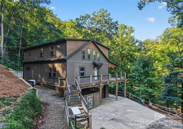 Photo 3 of Single family home for sale at 3050 Green River Cvs Rd, Saluda, NC 28773 | MLS# 4422760 | Listing updated on 2026-09-19