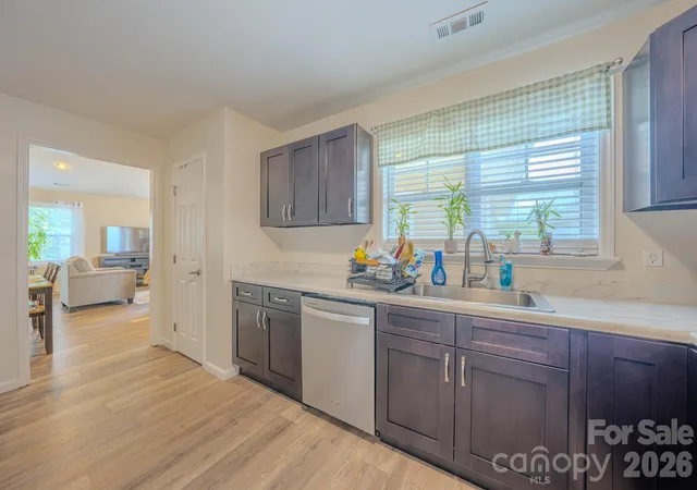 Photo 3 of Single family home for sale at 177 Clear Creekside Dr, Hendersonville, NC 28792 | MLS# 4422761 | Listing updated on 2026-09-13