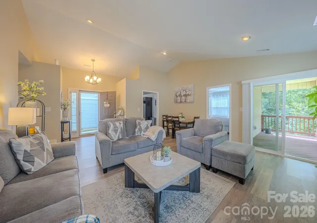 Photo 4 of Single family home for sale at 177 Clear Creekside Dr, Hendersonville, NC 28792 | MLS# 4422761 | Listing updated on 2026-09-13