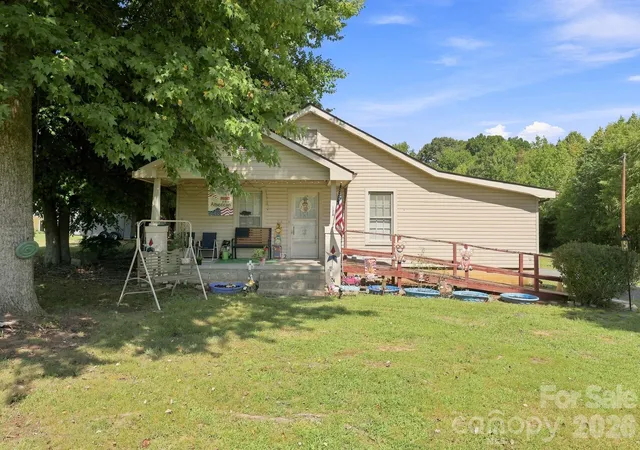 Photo 2 of Single family home for sale at 512 W Bank St, Salisbury, NC 28146 | MLS# 4422769 | Listing updated on 2026-09-13