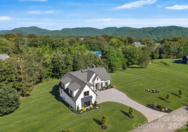 Photo 3 of Single family home for sale at 323 Chukar Way, Fletcher, NC 28732 | MLS# 4422780 | Listing updated on 2026-09-25