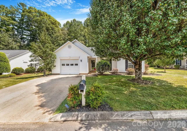 Photo 1 of Single family home for sale at 98 Stonehollow Rd, Fletcher, NC 28732 | MLS# 4422790 | Listing updated on 2026-10-01