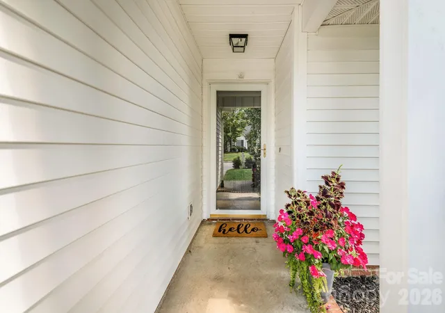 Photo 4 of Single family home for sale at 98 Stonehollow Rd, Fletcher, NC 28732 | MLS# 4422790 | Listing updated on 2026-10-01