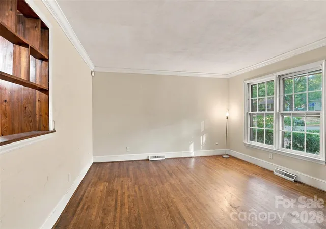 Photo 4 of Single family home for sale at 1518 Keeling Pl, Charlotte, NC 28210 | MLS# 4422796 | Listing updated on 2026-10-07