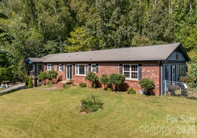 Photo 3 of Single family home for sale at 226 Mills Gap Rd, Asheville, NC 28803 | MLS# 4422798 | Listing updated on 2026-10-03