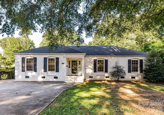 Single family home for sale at 5726 Sharon Rd, Charlotte, NC 28210 | MLS# 4422801