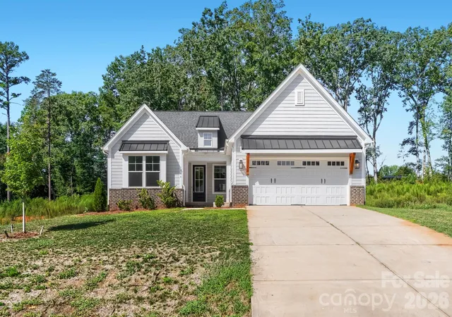 Photo 1 of Single family home for sale at 3204 Timber Run Ln, Maiden, NC 28650 | MLS# 4422810 | Listing updated on 2026-10-03