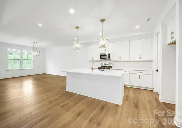 Photo 3 of Single family home for sale at 3204 Timber Run Ln, Maiden, NC 28650 | MLS# 4422810 | Listing updated on 2026-10-24