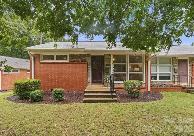 Photo 2 of Condo for sale at 4206 Randolph Rd, Charlotte, NC 28211 | MLS# 4422811 | Listing updated on 2026-09-29