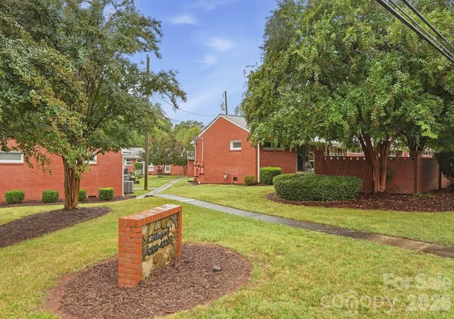 Listing Photo 5 - Condo for sale in building located at 4206 Randolph Rd, Charlotte, NC 28211