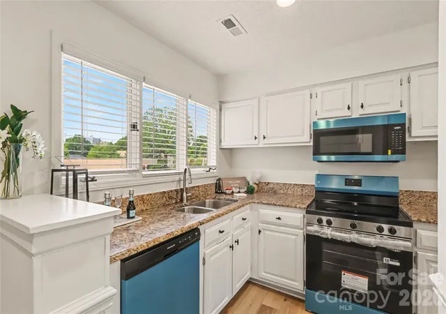Photo 2 of Condo for sale at 222 Queens Rd #66, Charlotte, NC 28204 | MLS# 4422813 | Listing updated on 2026-09-25