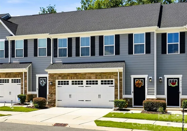 Townhouse for sale at 6311 Ashton Park Dr, Denver, NC 28037 | MLS# 4422816