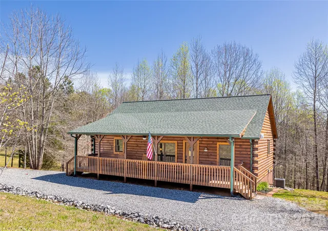 Photo 3 of Single family home for sale at 201 Whitestone Cir, Union Mills, NC 28167 | MLS# 4422819 | Listing updated on 2026-09-15