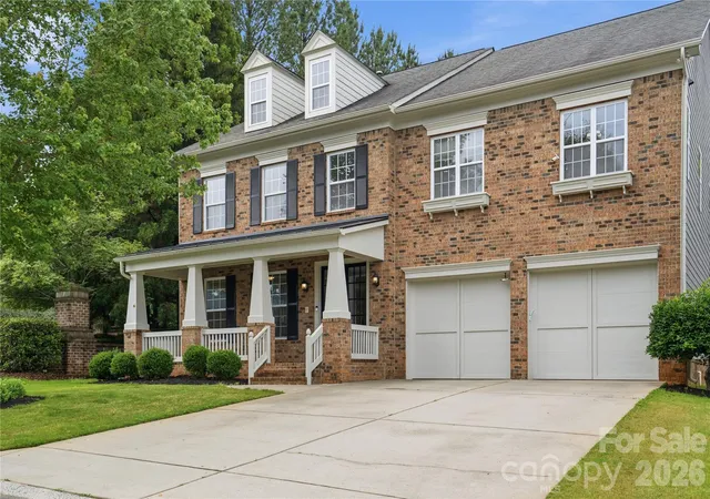 Photo 3 of Single family home for sale at 6405 Chadwell Ct, Fort Mill, SC 29707 | MLS# 4422838 | Listing updated on 2026-10-09