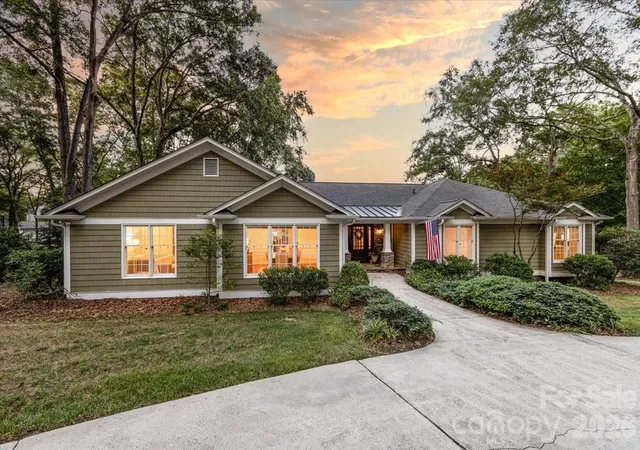 Photo 2 of Single family home for sale at 5400 Mcalpine Farm Rd, Charlotte, NC 28226 | MLS# 4422846 | Listing updated on 2026-09-15