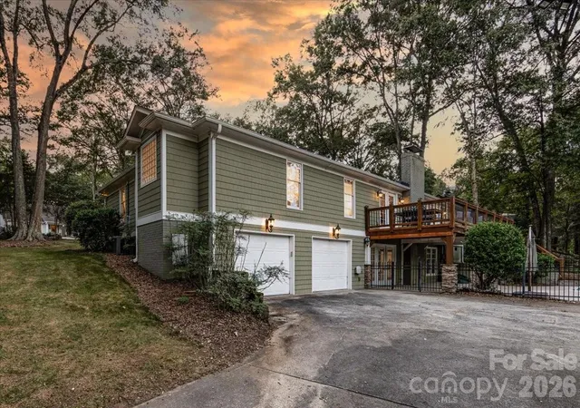 Photo 3 of Single family home for sale at 5400 Mcalpine Farm Rd, Charlotte, NC 28226 | MLS# 4422846 | Listing updated on 2026-09-15