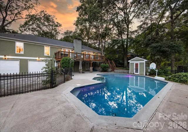 Single family home for sale at 5400 Mcalpine Farm Rd, Charlotte, NC 28226 | MLS# 4422846 | Listing updated on 2026-09-15