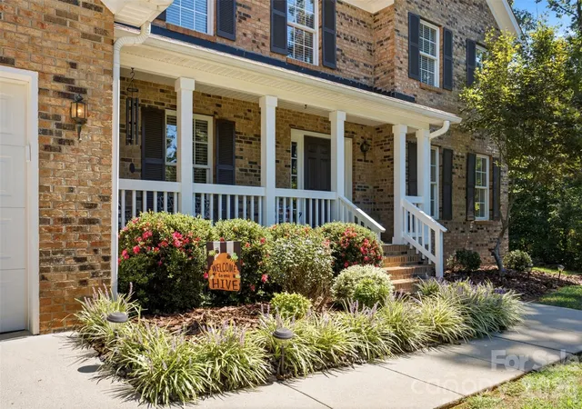 Photo 3 of Single family home for sale at 168 Forest Crk Dr, Statesville, NC 28625 | MLS# 4422853 | Listing updated on 2026-09-17