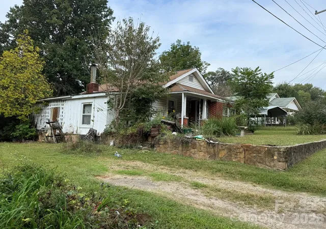 Photo 3 of Single family home for sale at 68 Morris Ave, Marion, NC 28752 | MLS# 4422855 | Listing updated on 2026-10-02