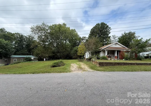 Photo 1 of Single family home for sale at 68 Morris Ave, Marion, NC 28752 | MLS# 4422855 | Listing updated on 2026-10-02
