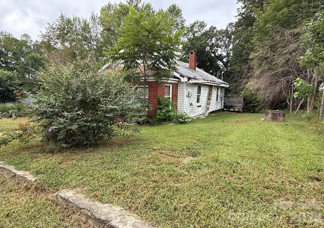 Photo 3 of Single family home for sale at 68 Morris Ave, Marion, NC 28752 | MLS# 4422855 | Listing updated on 2026-10-02
