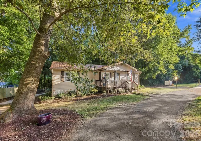 Photo 3 of Single family home for sale at 7316 Neal Rd, Charlotte, NC 28262 | MLS# 4422857 | Listing updated on 2026-10-09