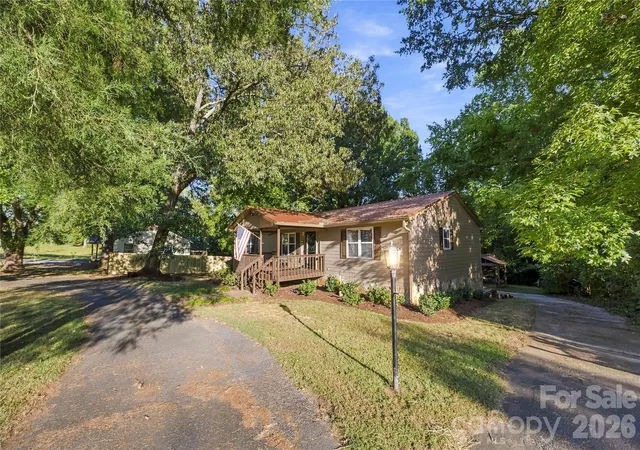 Photo 4 of Single family home for sale at 7316 Neal Rd, Charlotte, NC 28262 | MLS# 4422857 | Listing updated on 2026-10-09