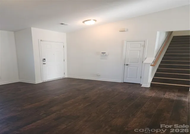 Photo 2 of Single family home for sale at 8103 Lamplighter Pl, Charlotte, NC 28217 | MLS# 4422858 | Listing updated on 2026-09-22