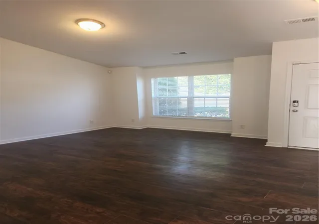 Photo 3 of Single family home for sale at 8103 Lamplighter Pl, Charlotte, NC 28217 | MLS# 4422858 | Listing updated on 2026-09-22