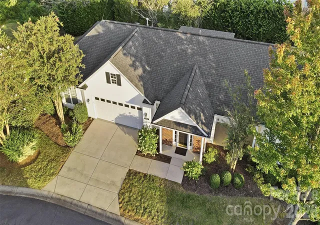 Photo 3 of Townhouse for sale at 9218 Duckhorn Dr, Charlotte, NC 28277 | MLS# 4422862 | Listing updated on 2026-09-30