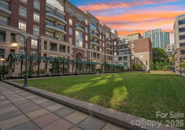 Photo 2 of Condo for sale at 400 N Church St #420, Charlotte, NC 28202 | MLS# 4422874 | Listing updated on 2026-09-18