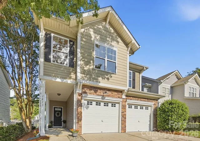 Single family home for sale at 1813 Crabapple Tree Ln, Charlotte, NC 28214 | MLS# 4422884