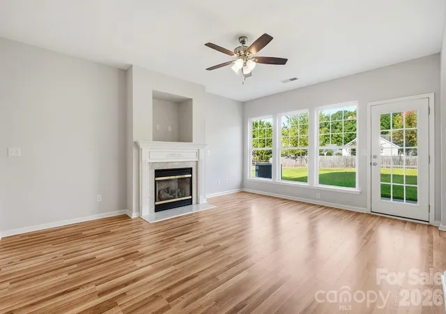 Photo 3 of Single family home for sale at 1813 Crabapple Tree Ln, Charlotte, NC 28214 | MLS# 4422884 | Listing updated on 2026-09-21
