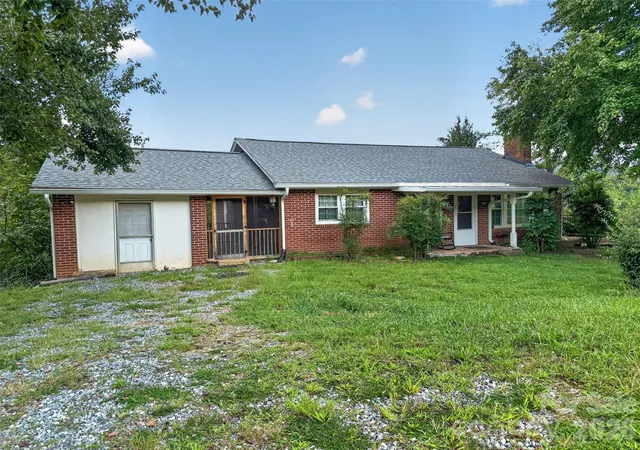 Photo 2 of Single family home for sale at 683 Mcdaniel Rd, Lake Lure, NC 28746 | MLS# 4422885 | Listing updated on 2026-09-15