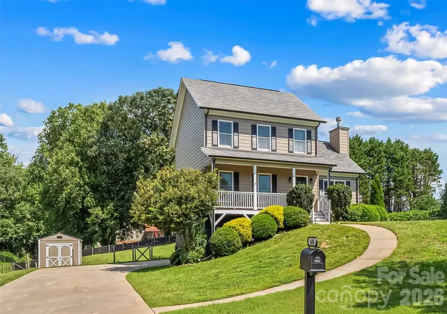 Photo 1 of Single family home for sale at 1688 Buffett Cir, Hickory, NC 28602 | MLS# 4422889 | Listing updated on 2026-09-21