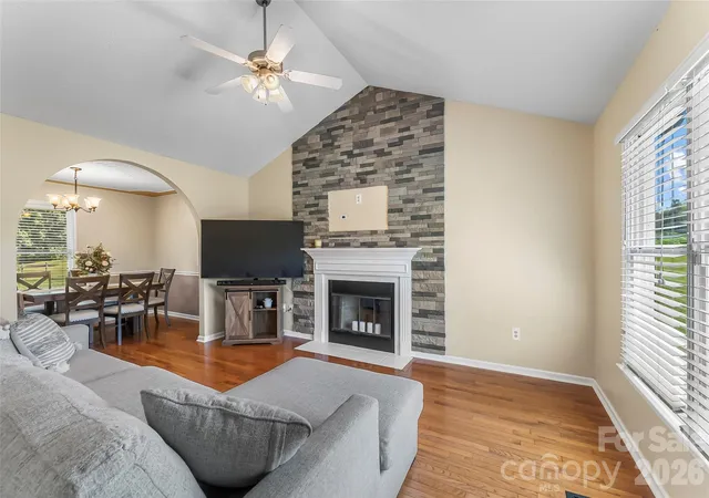 Photo 3 of Single family home for sale at 1688 Buffett Cir, Hickory, NC 28602 | MLS# 4422889 | Listing updated on 2026-09-21