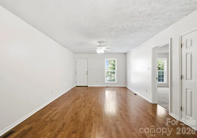 Photo 3 of Townhouse for sale at 8a Bent Grass Ct, Black Mountain, NC 28711 | MLS# 4422904 | Listing updated on 2026-10-01
