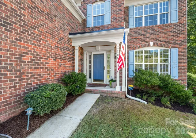 Photo 1 of Single family home for sale at 7606 Dinniston Dr, Huntersville, NC 28078 | MLS# 4422908 | Listing updated on 2026-10-07
