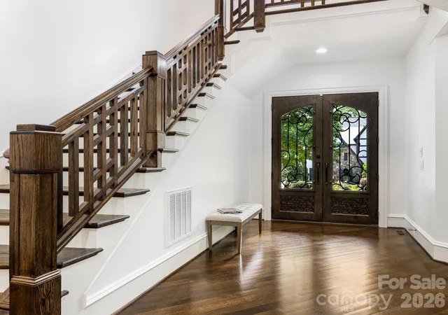Photo 1 of Single family home for sale at 6323 Saint Stephen Ln, Charlotte, NC 28210 | MLS# 4422911 | Listing updated on 2026-09-13