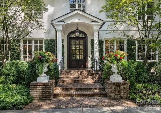 Photo 3 of Mansion for sale at 2946 Wheelock Rd, Charlotte, NC 28211 | MLS# 4422920 | Listing updated on 2026-09-28