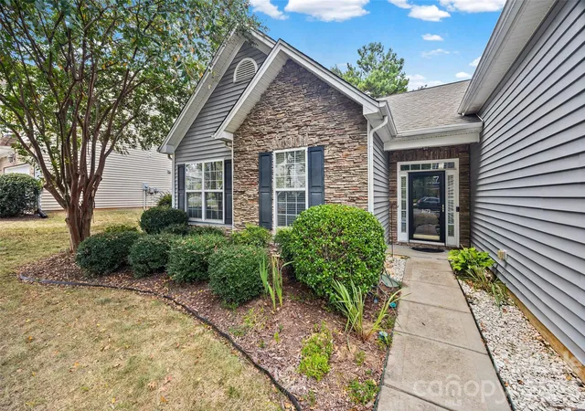 Photo 1 of Single family home for sale at 3173 Pine Blf Way, Fort Mill, SC 29707 | MLS# 4422922 | Listing updated on 2026-10-06