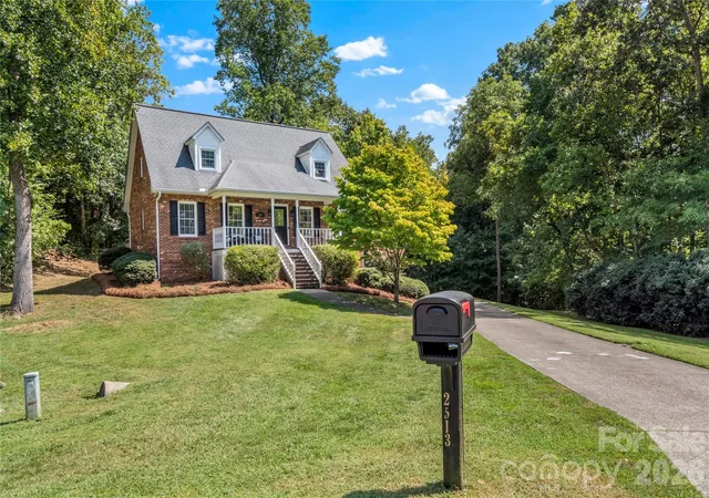 Photo 1 of Single family home for sale at 2513 Newington Ct, Clemmons, NC 27012 | MLS# 4422934 | Listing updated on 2026-09-17