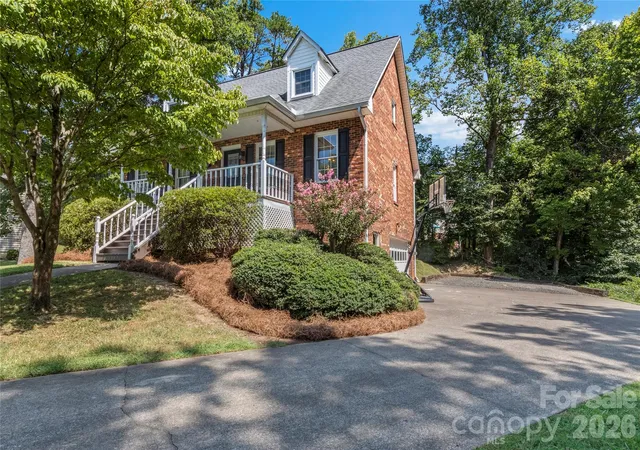 Photo 3 of Single family home for sale at 2513 Newington Ct, Clemmons, NC 27012 | MLS# 4422934 | Listing updated on 2026-09-17