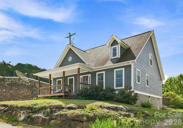 Photo 3 of Single family home for sale at 73 Mountain St, Asheville, NC 28801 | MLS# 4422936 | Listing updated on 2026-10-06