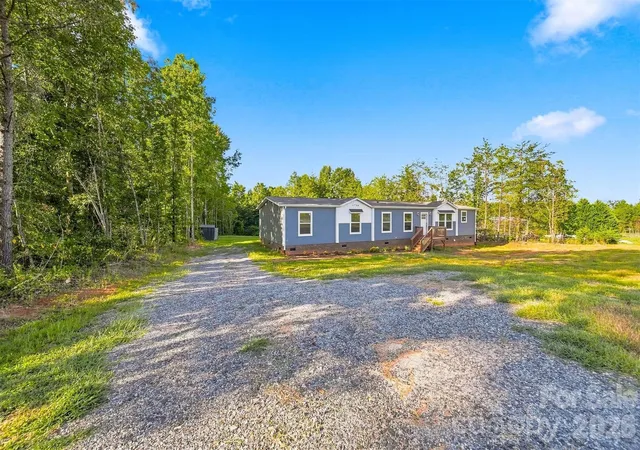 Photo 2 of Single family home for sale at 2736 Willowtree Church Ave, Morganton, NC 28655 | MLS# 4422947 | Listing updated on 2026-10-09